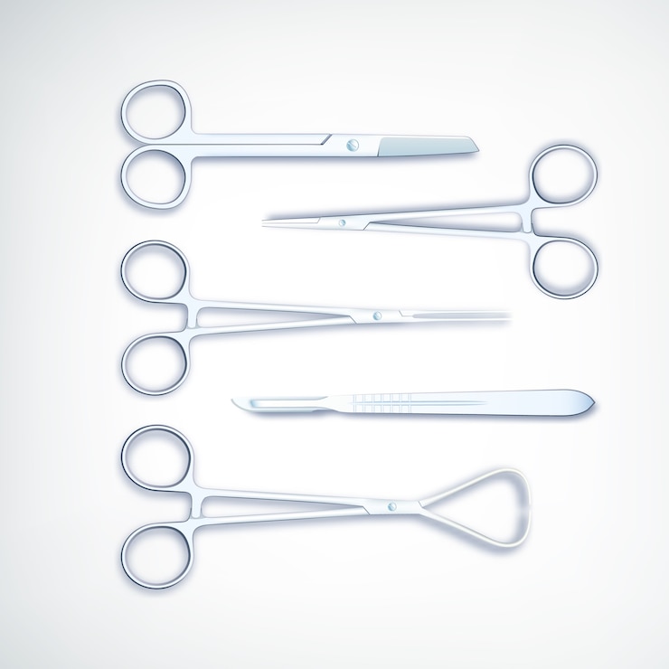 Vecteur gratuit outils médicaux réalistes sertis de ciseaux métalliques scalpel et pinces sur blanc isolé