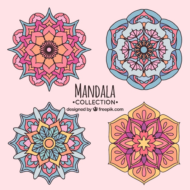 Vecteur gratuit plusieurs mandalas dessinées à la main