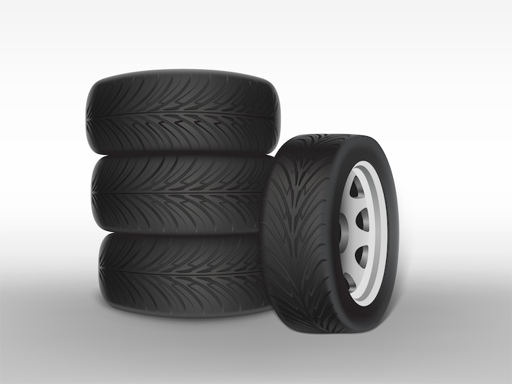 Vecteur gratuit pneu noir réaliste 3d empilé en pile, acier brillant et roue en caoutchouc pour voiture, automobile