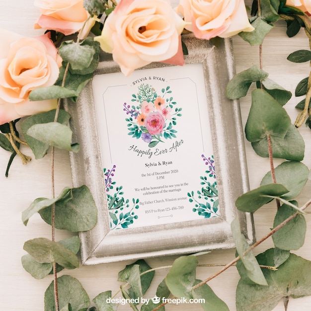 Rétro invitation de mariage avec des fleurs