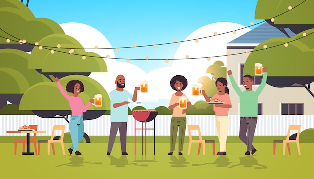 Vecteur amis préparer des hot-dogs sur le gril et boire de la bière heureux hommes afro-américains groupe de femmes s'amusant pique-nique arrière-cour barbecue party concept plat pleine longueur horizontale