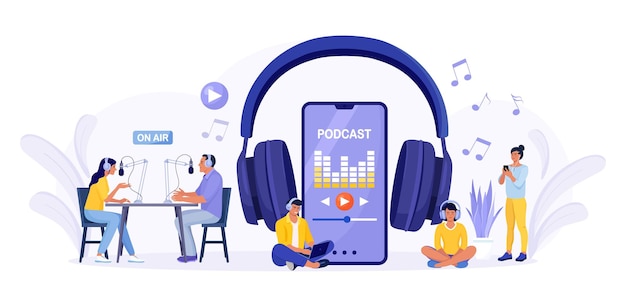 Les animateurs radio enregistrent un podcast en studio avec microphone, casque. Hommes et femmes avec smartphones étudient, écoutent des podcasts. Podcasting, radio en ligne ou concept d'interview. Webinaire, formation en ligne