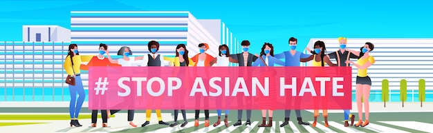 Arrêtez Les Militants De Course De Mélange De Haine Asiatique Avec Des Bannières Protestant Contre Le Racisme Soutenir Les Gens Pendant La Pandémie De Coronavirus Concept Cityscape Horizontal Pleine Longueur Illustration