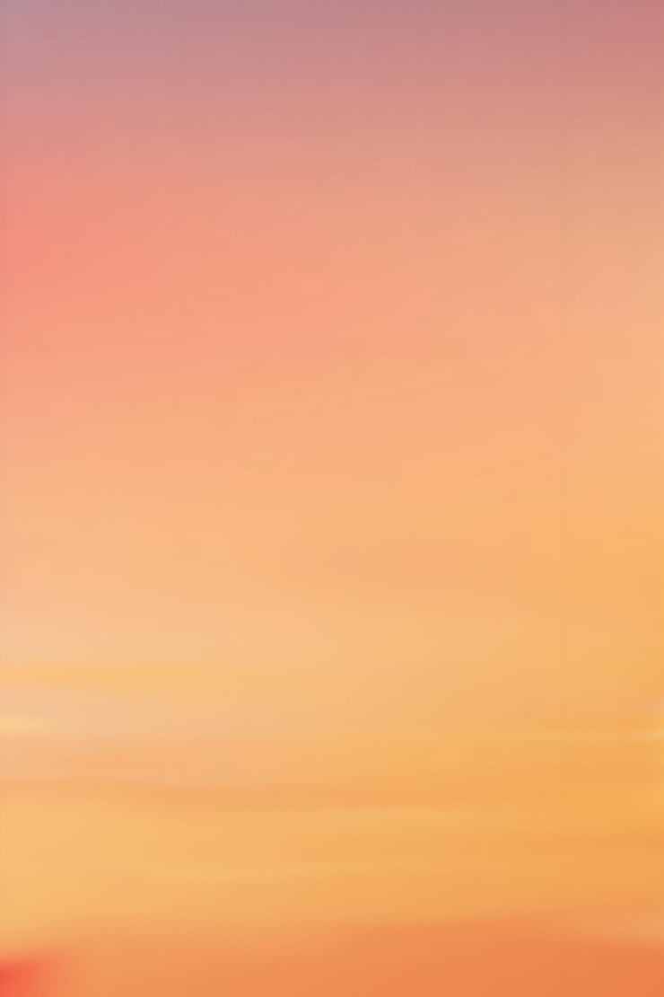 Vecteur un beau ciel au coucher du soleil dans des teintes orange et rose
