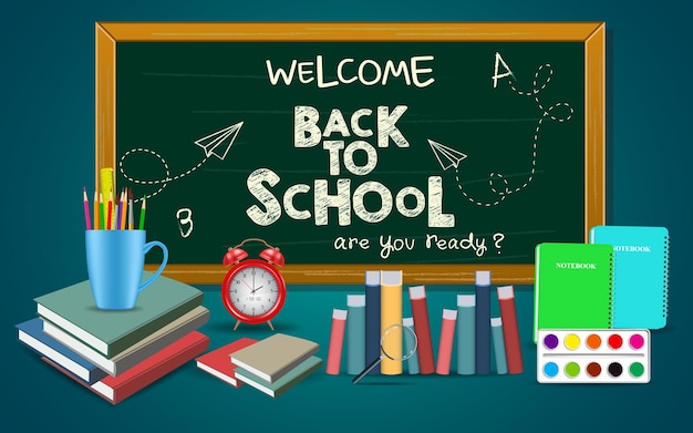 Bienvenue à l'école avec tableau noir, étui à crayons, tasse, livre, montre de table et vecteur de cahier