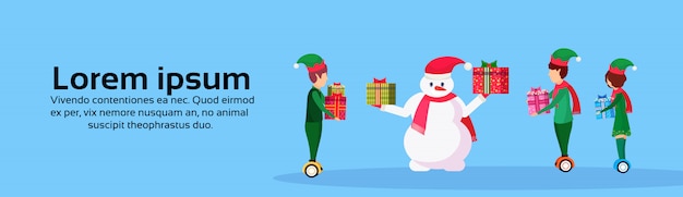 Bonhomme de neige et elfes avec bannière de cadeaux