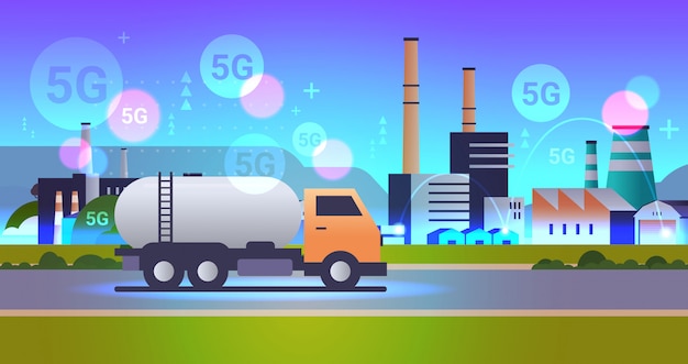 Camion-citerne à Gaz Ou Pétrole Conduisant La Route 5g En Ligne Connexion Système Sans Fil Déchets Sales Environnement Pollué Technologie De Production Concept Zone Industrielle Fond Horizontal Plat