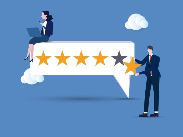 Caractère de personnes donnant un feedback cinq étoiles Vecteur de concept d'avis client Examen des étoiles avec bons et mauvais taux et illustration vectorielle de texte