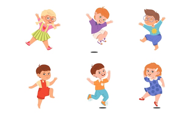 Character de garçon et de fille sautant avec joie et excitation jeu d'illustrations vectorielles