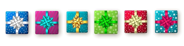 Coffret rouge, doré, bleu, vert avec ruban et noeud, vue de dessus. Noël, fête du nouvel an, joyeux anniversaire ou conception de colis pour la Saint-Valentin. Présent isolé sur fond blanc. Vecteur.