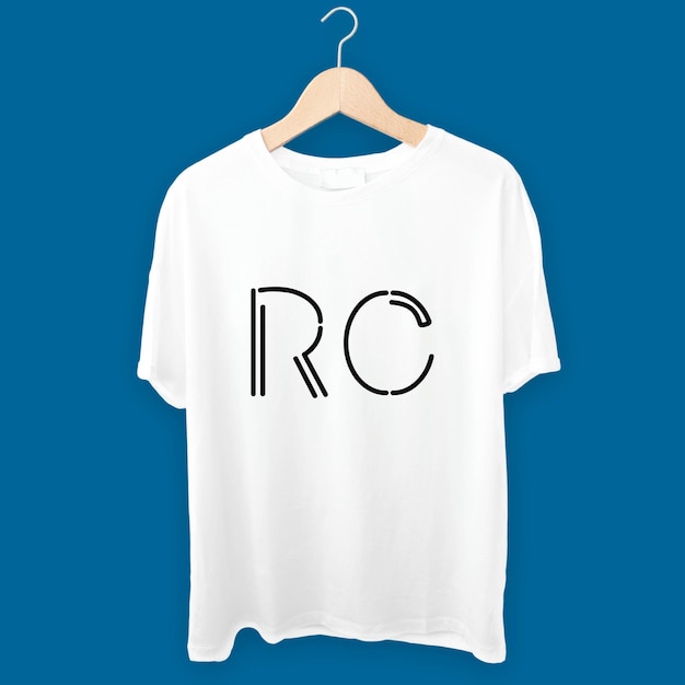 Le design du t-shirt blanc RC