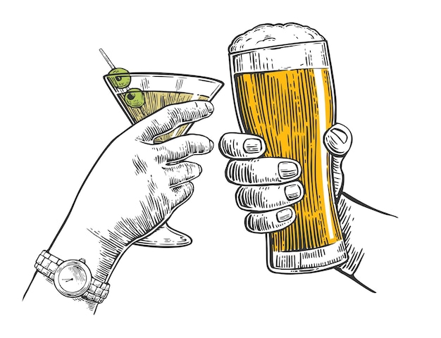 Vecteur deux mains tintent un verre de bière et un verre de cocktails élément de design dessiné à la main illustration de gravure vectorielle vintage pour invitation d'affiche web à la fête isolé sur fond blanc