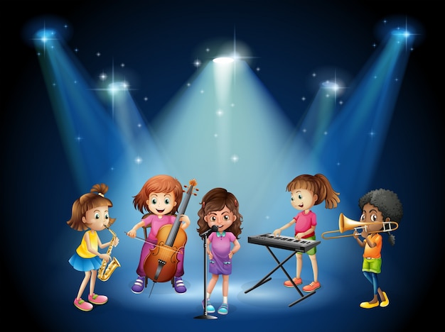 Enfants Jouant De La Musique En Concert