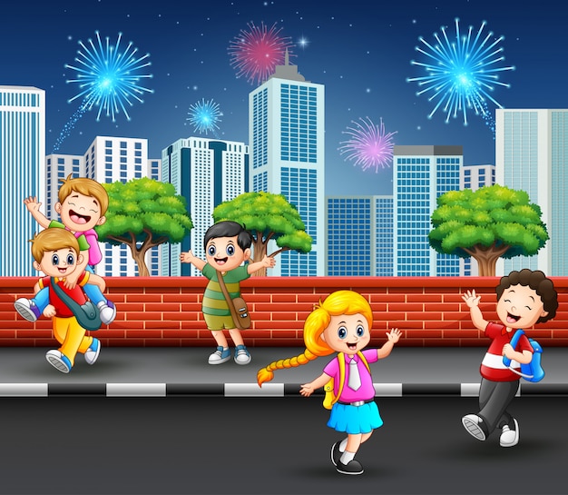 Enfants jouant sur le paysage urbain de concept de trottoir de rue