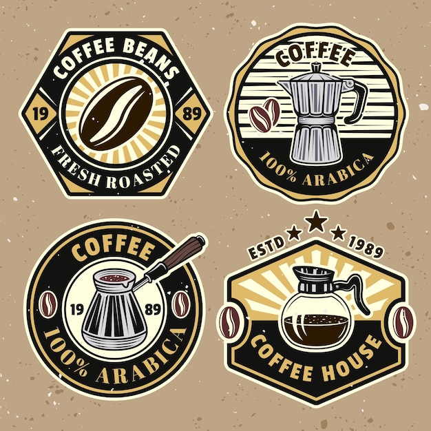 Ensemble De Café De Quatre Badges Vectoriels Colorés, Emblèmes, étiquettes Ou Logos Sur Fond Avec Des Textures Amovibles