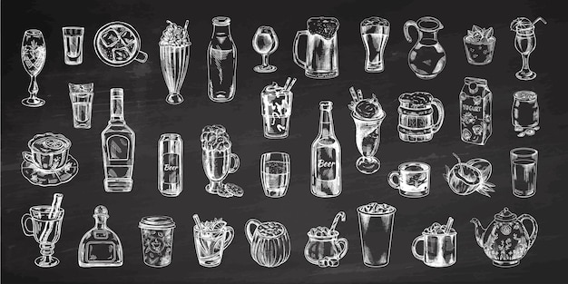 Vecteur un ensemble de croquis de boissons dessinés à la main sur fond de tableau noir illustration vectorielle dans le style vintage