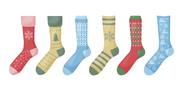 Un ensemble lumineux avec l'image des chaussettes chaudes de Noël en différentes couleurs et avec différents motifs. Chaussettes chaudes avec un imprimé de flocons de neige et de sapins de Noël. Chaussettes de style dessin animé. Illustration vectorielle.