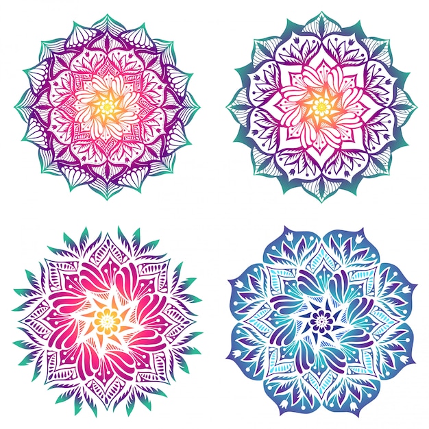 Vecteur ensemble de quatre mandalas_gradient fond de couleurs vives