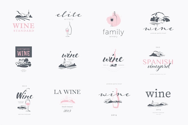 Ensemble Vectoriel De Modèle De Conception De Logo D'étiquette De Vin Avec Texte, Illustration De Vignoble De Village De Paysage Dessiné à La Main, Bouteille De Vin Isolée Sur Fond Blanc. Pour La Marque De Vignoble Familial, Menu Restaurant Bar à Vin