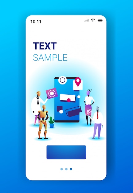 L'équipe De Robots Travaillant Dans Le Logiciel Développe Le Développement De L'interface Utilisateur, Le Concept De La Technologie De L'intelligence Artificielle, L'écran Du Smartphone, L'application Mobile, L'espace De Copie Vertical Pleine Longueur