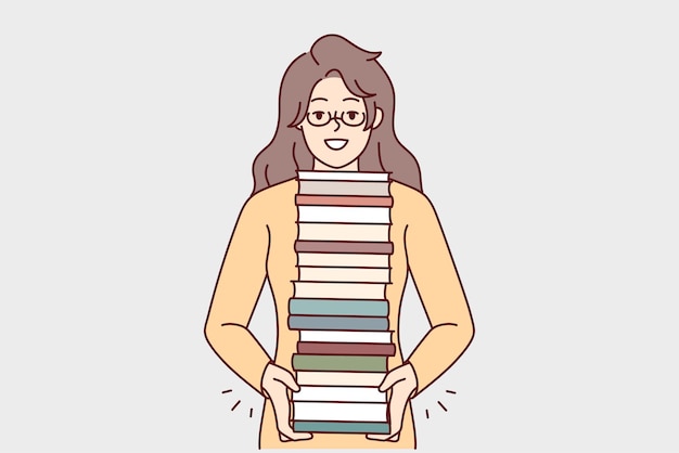 Femme souriante avec une pile de livres