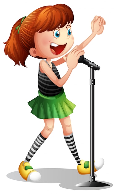 Fille qui chante sur le microphone