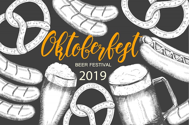 Vecteur fond de célébration oktoberfest avec bière, bretzel, saucisses et hot-dog dessinés à la main.