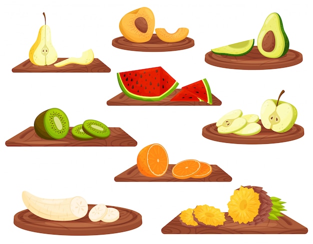 Fruits De Dessin Animé Sur Une Planche à Découper En Bois Sur Fond Blanc.