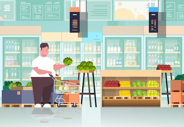 homme, à, chariot, chariot, choisir, légumes, et, fruits, type, supermarché, client
