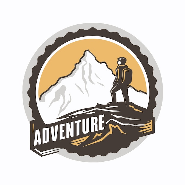 un homme debout sur une montagne avec une image d'une montagne en arrière-plan