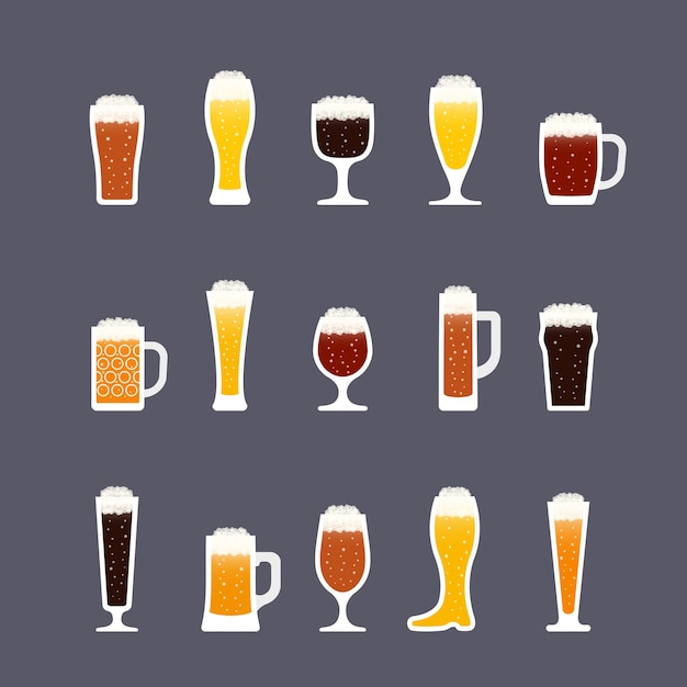 Icônes de bière dans un style plat, bouteilles et verres, différentes couleurs. Jeu d'icônes dans un style plat. Illustration vectorielle