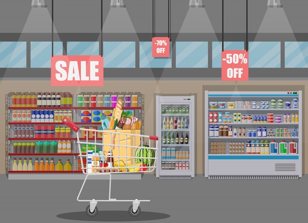 Intérieur de magasin de supermarché avec des marchandises.
