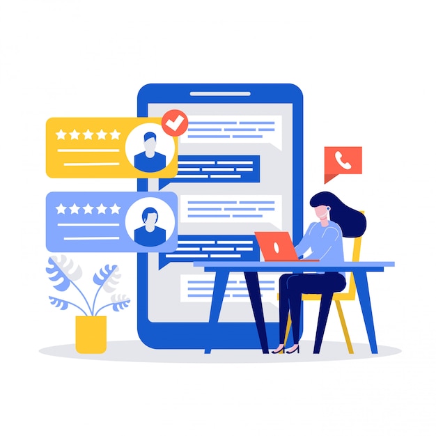 Jeune femme assise sur le bureau et répondant à une plainte à l'aide d'un ordinateur portable. Concept de support client avec gros smartphone.