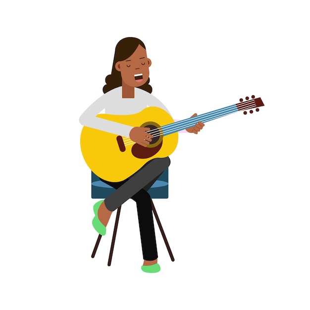 Jeune Fille Brune Noire Assise Sur La Chaise Jouant De La Guitare Acoustique Et Chantant Concept De Profession Créative Chanteur De Musique Pop Artiste Heureux Personnage De Dessin Animé Plat Vectoriel Isolé Sur Blanc