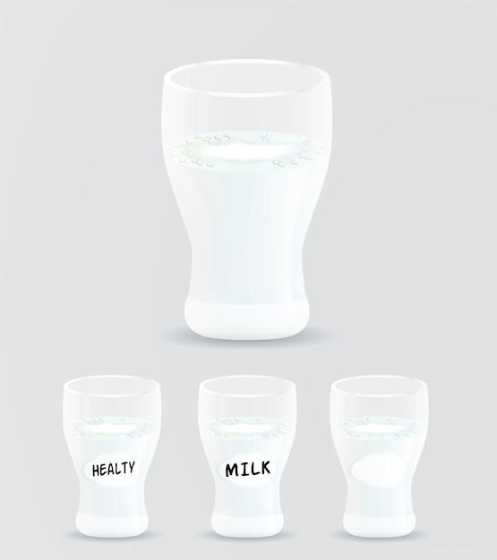 lait blanc dans un verre transparent