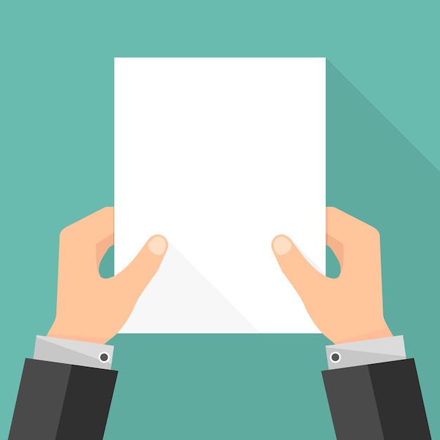 Liste de papier blanc vide entre les mains