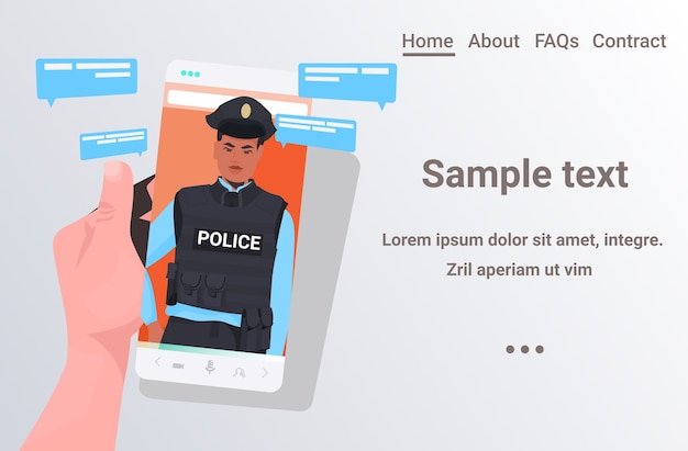 Main Humaine à L'aide De Smartphone Bavardant Avec Un Policier Pendant La Communication En Ligne D'appel Vidéo