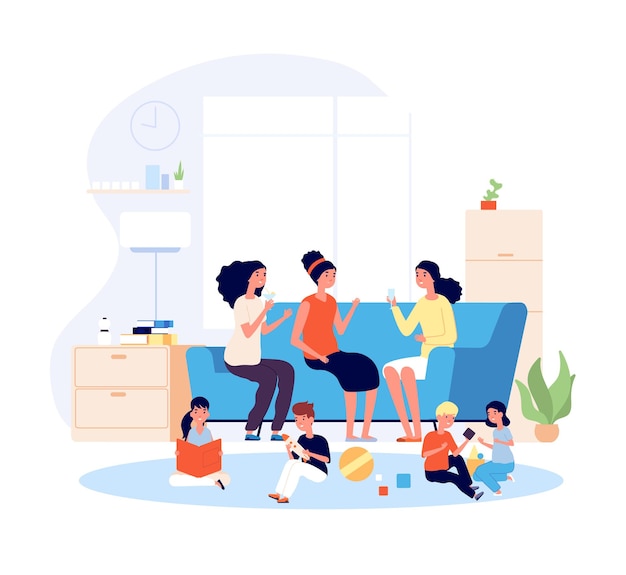 Mère amis. Activité de jeunes femmes heureuses. Moms assis canapé et enfants jouant.