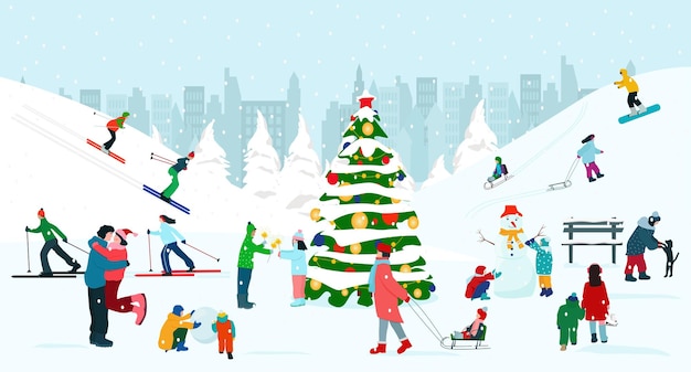 Noël et Nouvel An. Repos hivernal festif. Les gens marchent, les enfants font des bonhommes de neige, des traîneaux, des skis.