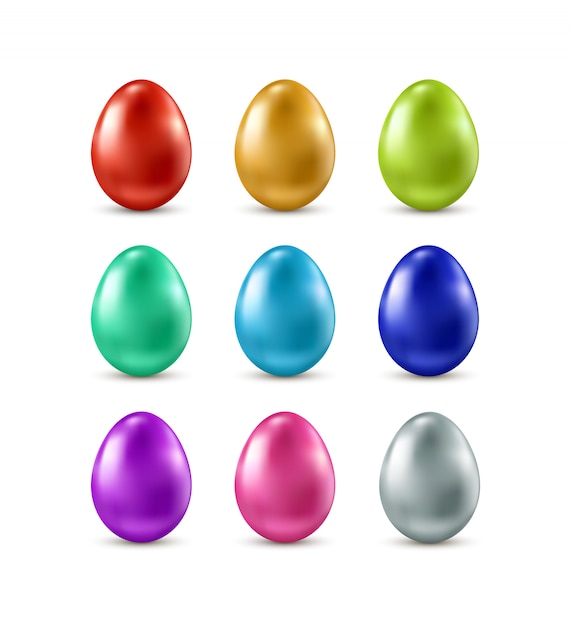 Oeufs De Pâques Réalistes Colorés Isolés Sur Fond Blanc.