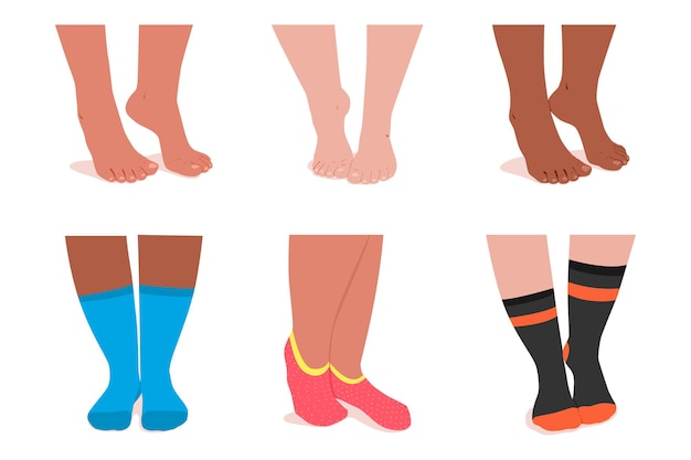 Pieds de fille dans le jeu de dessin animé de chaussettes isolé sur fond blanc.