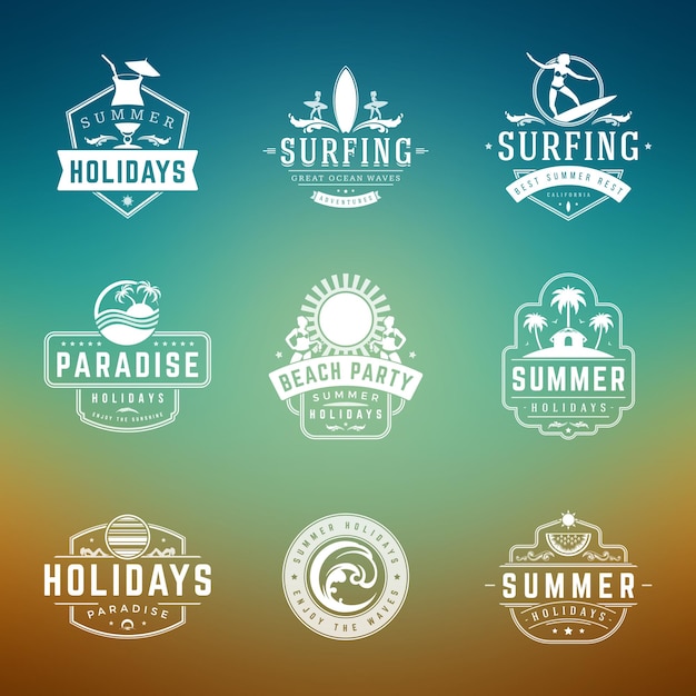 Vecteur vacances d'été étiquettes ou badges modèles de conception de vecteur de typographie rétro ensemble silhouettes et icônes pour affiches cartes de voeux et publicité