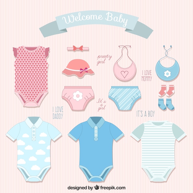 Variété de vêtements pour bébés