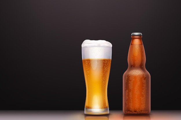 verre de bière et bouteille sur le dos sombre