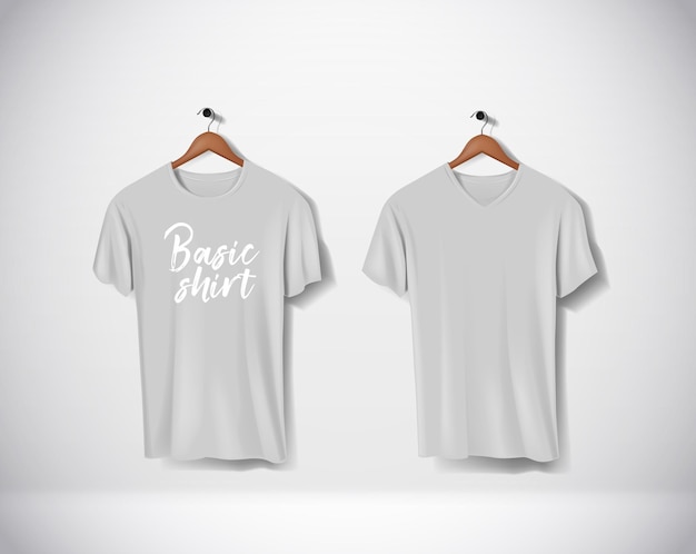 Vêtements de maquette de T-shirts gris avec lettrage en V et col rond accrochés au mur