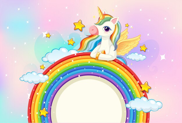 Banner en blanco con lindo unicornio en arco iris en el fondo del cielo pastel