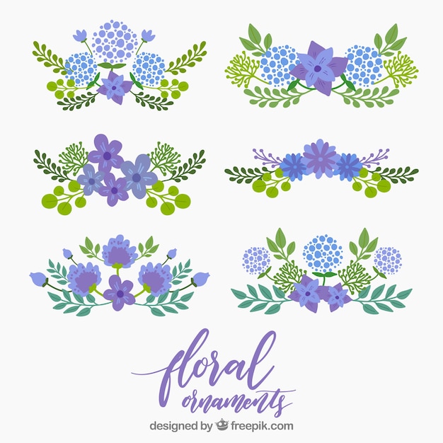 Vector gratuito bonito pack de ornamentos florales