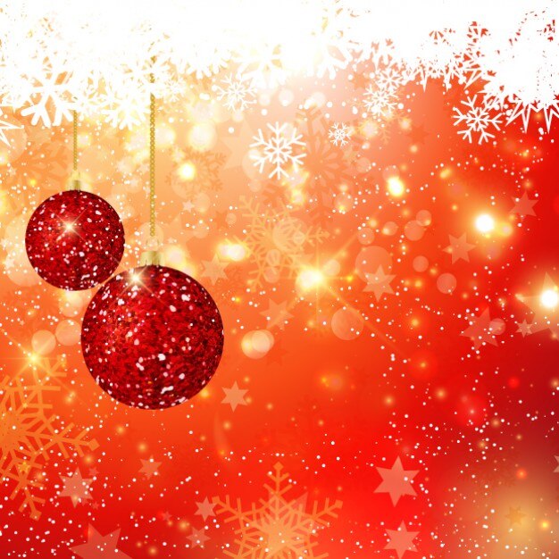Brillantes bolas de navidad en un fondo bokeh