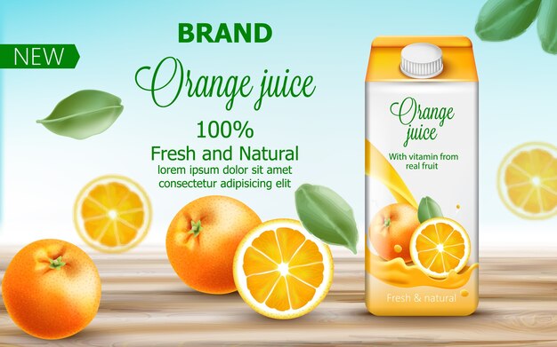 Caja de cartón con jugo de naranja rodeada de cítricos y hojas.