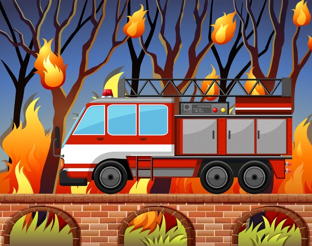 Camión de bomberos y el incendio forestal en el bosque